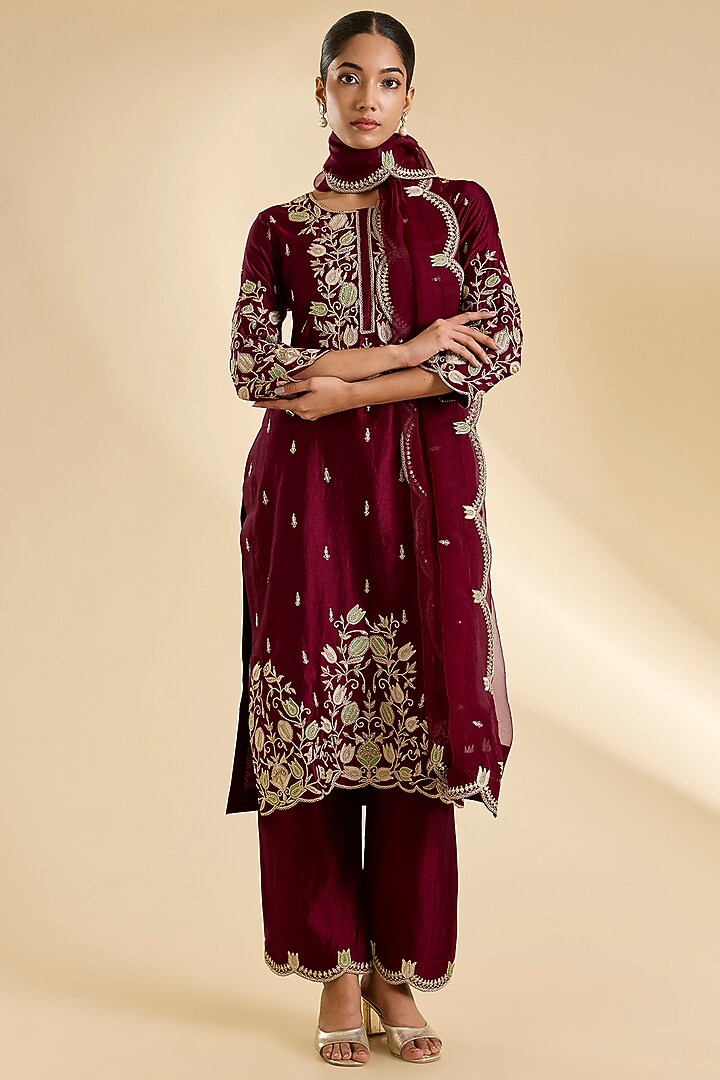 Maroon Spun Silk Zardosi Work Kurta Set by SURBHI SHAH at Pernia's Pop Up Shop