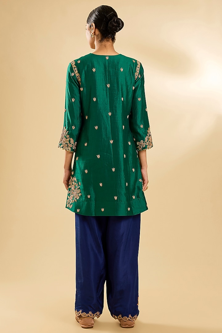 Emerald Green Spun Silk & Pure Silk Sequin Work Kurta Set by SURBHI SHAH at Pernia's Pop Up Shop
