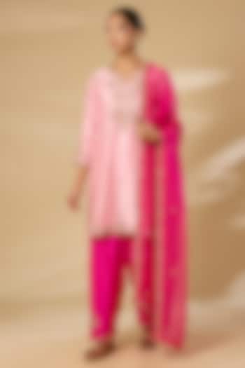 Powder Pink Spun Silk Sequin Work Kurta Set by SURBHI SHAH at Pernia's Pop Up Shop