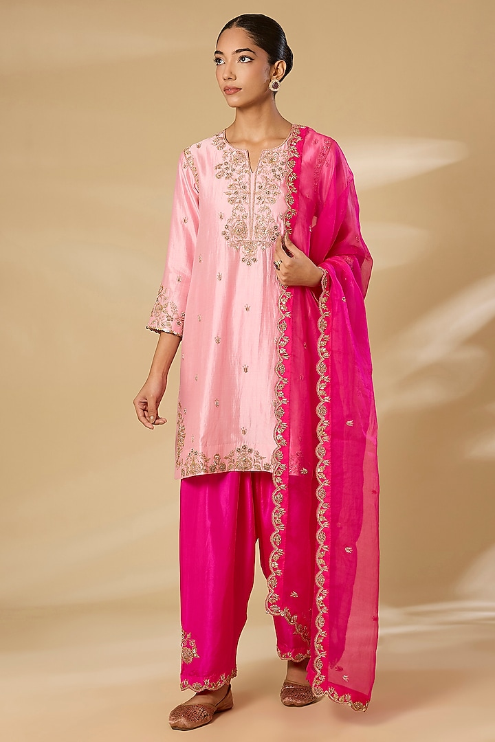 Powder Pink Spun Silk Sequin Work Kurta Set by SURBHI SHAH at Pernia's Pop Up Shop