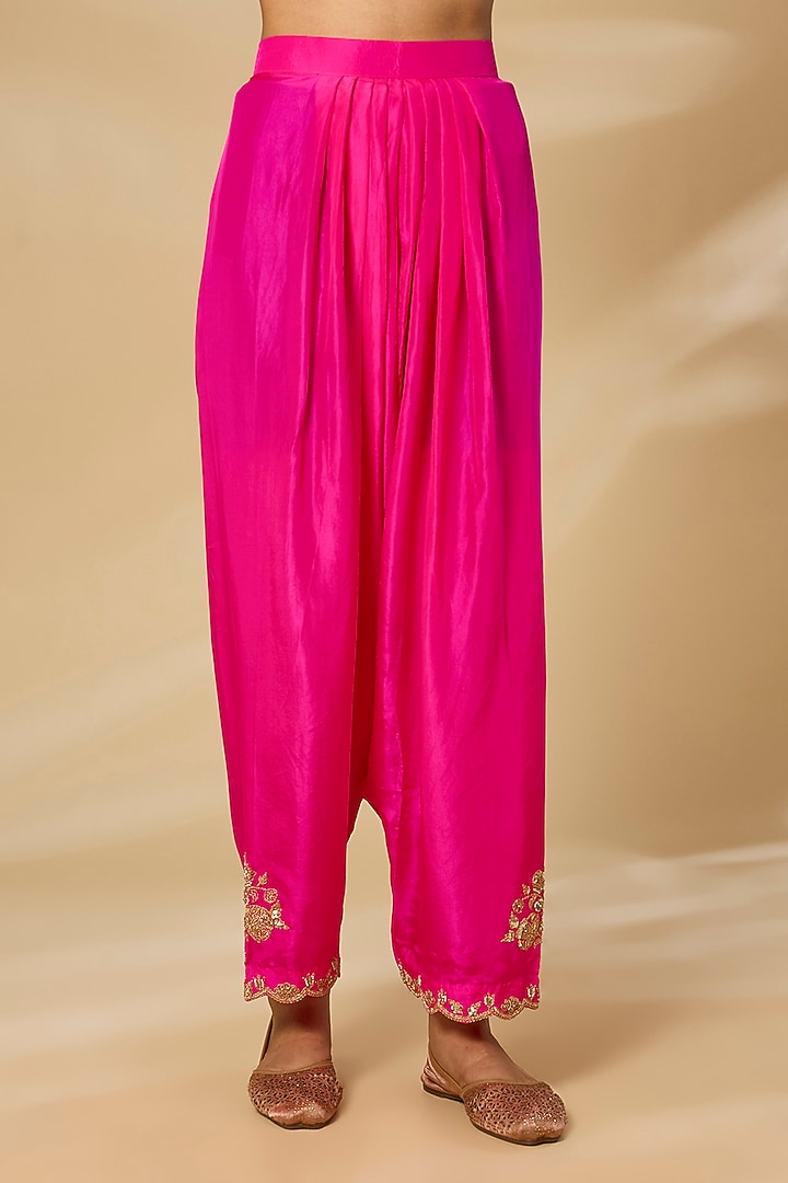 Powder Pink Spun Silk Sequin Work Kurta Set by SURBHI SHAH at Pernia's Pop Up Shop
