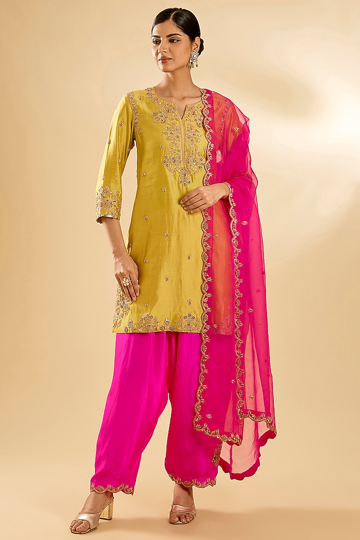 Powder Yellow Spun Silk & Pure Silk Sequin Work Kurta Set by SURBHI SHAH at Pernia's Pop Up Shop