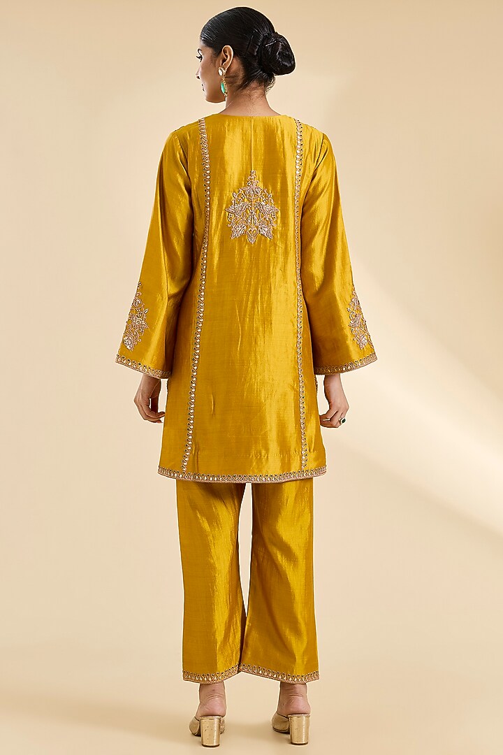 Mustard Yellow Spun Silk Sequins Work Kurta Set by SURBHI SHAH at Pernia's Pop Up Shop