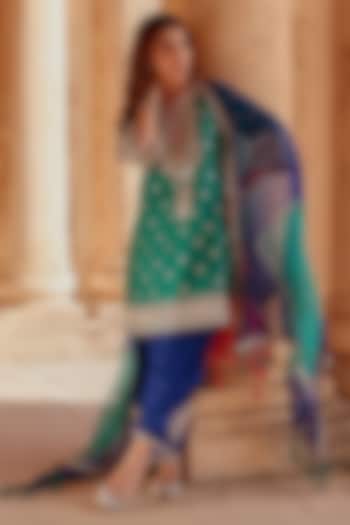Emerald Green Spun Silk Marori Work Kurta Set by Surbhi Shah at Pernia's Pop Up Shop