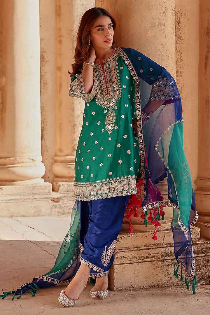 Emerald Green Spun Silk Marori Work Kurta Set by Surbhi Shah at Pernia's Pop Up Shop
