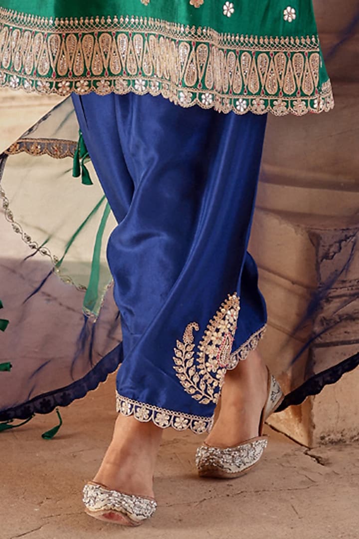 Emerald Green Spun Silk Marori Work Kurta Set by Surbhi Shah at Pernia's Pop Up Shop