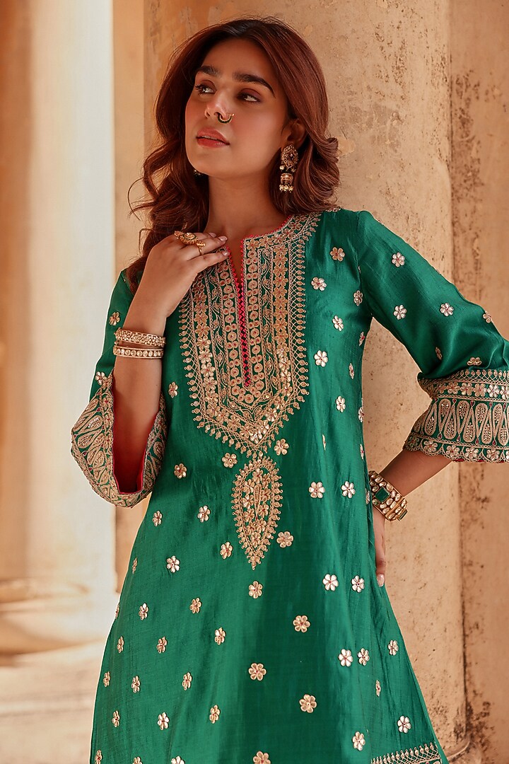 Emerald Green Spun Silk Marori Work Kurta Set by Surbhi Shah at Pernia's Pop Up Shop