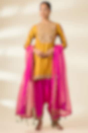 Yellow Spun Silk Zardosi Work Kurta Set by Surbhi Shah at Pernia's Pop Up Shop