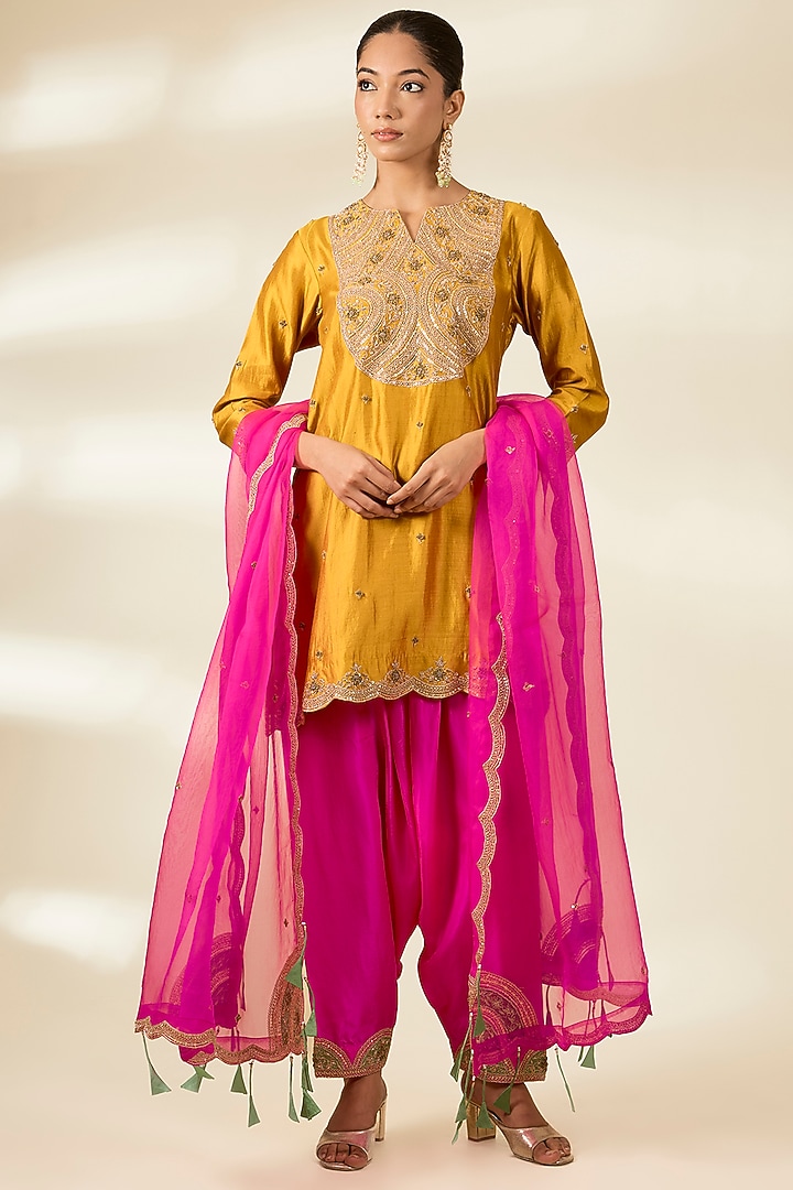 Yellow Spun Silk Zardosi Work Kurta Set by Surbhi Shah at Pernia's Pop Up Shop