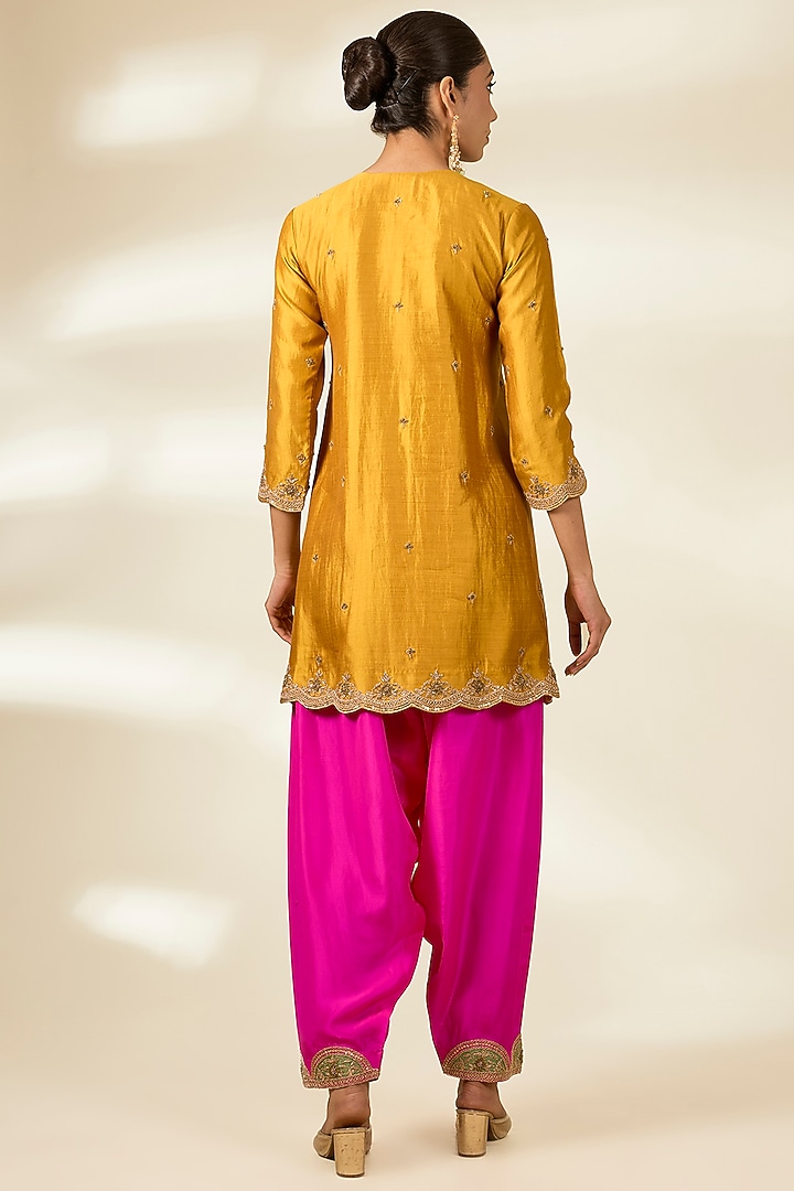 Yellow Spun Silk Zardosi Work Kurta Set by Surbhi Shah at Pernia's Pop Up Shop