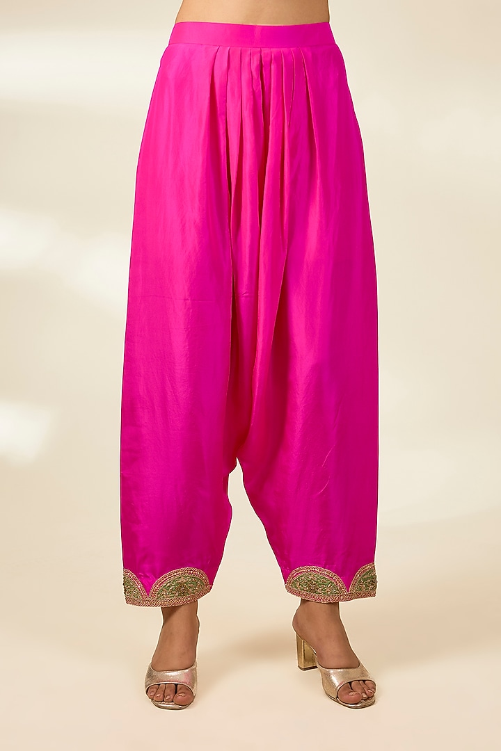 Yellow Spun Silk Zardosi Work Kurta Set by Surbhi Shah at Pernia's Pop Up Shop