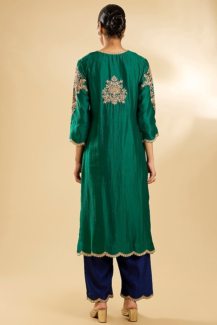 Emerald Green Spun Silk Sequin Work Kurta Set by SURBHI SHAH at Pernia's Pop Up Shop