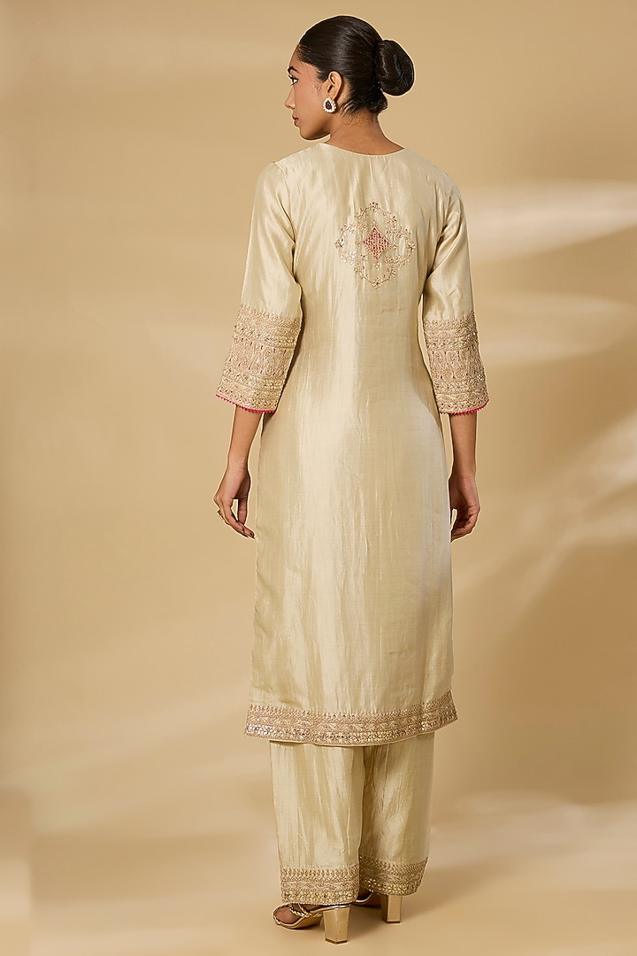 Pearl White Spun Silk Marori Work Kurta Set by SURBHI SHAH at Pernia's Pop Up Shop