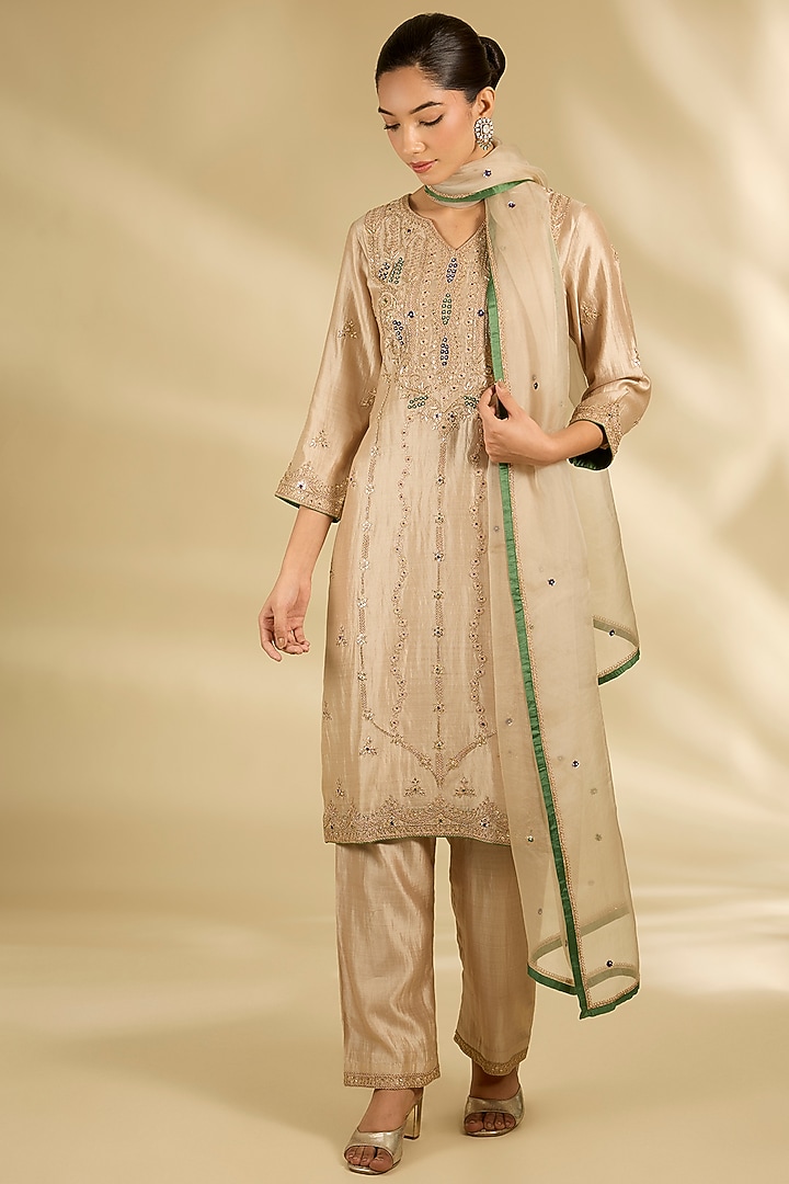 Pearl White Spun Silk Marori Work Kurta Set by SURBHI SHAH at Pernia's Pop Up Shop