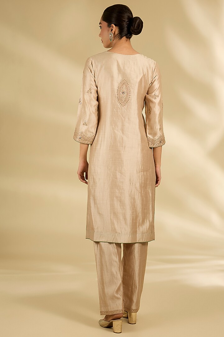 Pearl White Spun Silk Marori Work Kurta Set by SURBHI SHAH at Pernia's Pop Up Shop