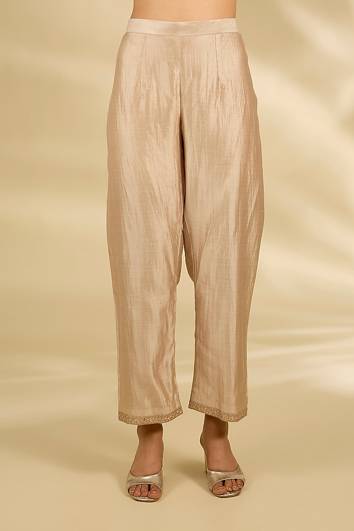 Pearl White Spun Silk Marori Work Kurta Set by SURBHI SHAH at Pernia's Pop Up Shop