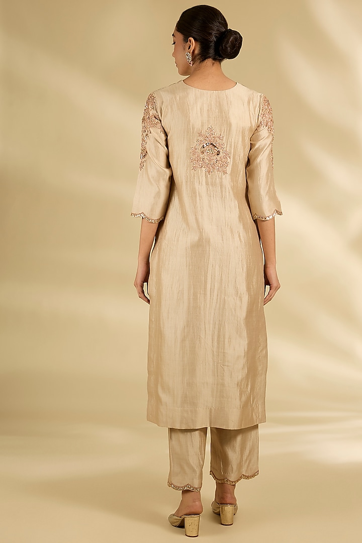 Pearl White Spun Silk Sequins Work Kurta Set by SURBHI SHAH at Pernia's Pop Up Shop