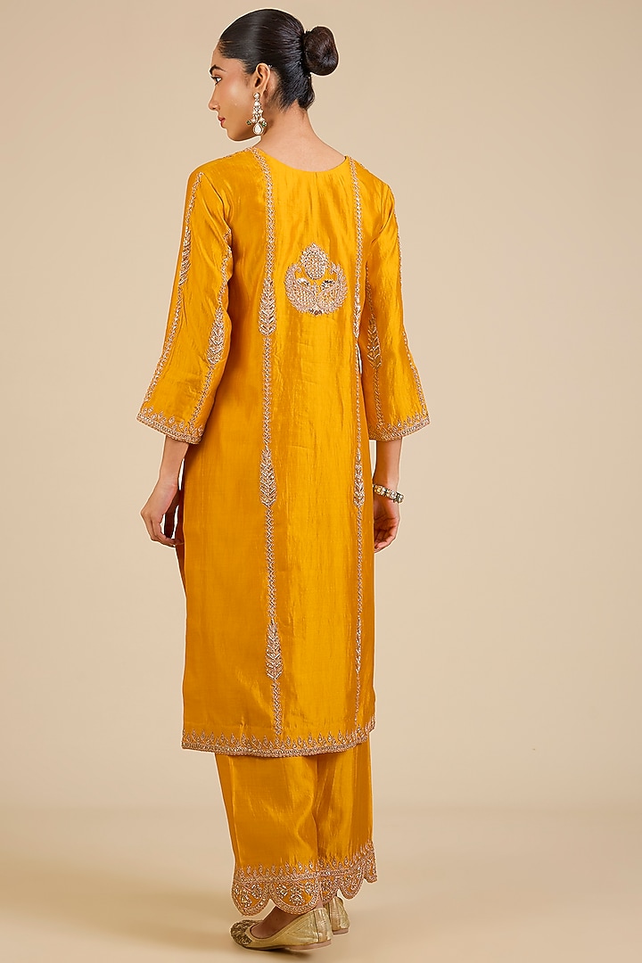 Mango Yellow Spun Silk Marori Embroidered Kurta Set by Surbhi Shah at Pernia's Pop Up Shop