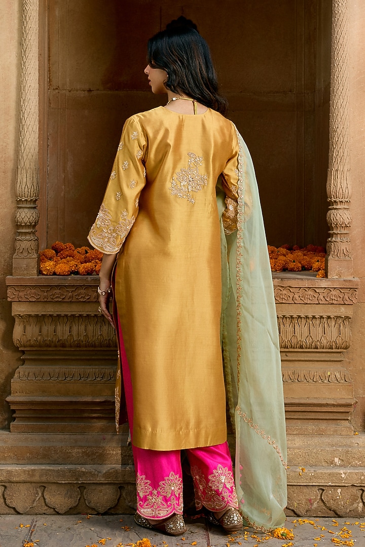 Sunheri Yellow Pure Spun Silk Zardosi Work Kurta Set by SURBHI SHAH at Pernia's Pop Up Shop