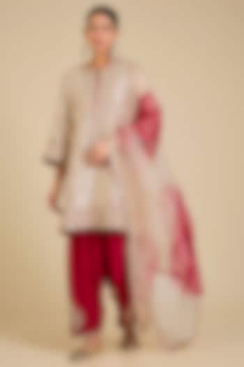 Champagne Spun Silk Gota Work Kurta Set by SURBHI SHAH at Pernia's Pop Up Shop