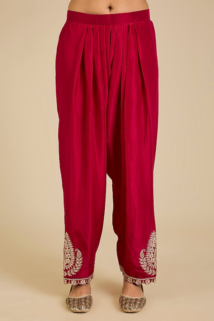 Champagne Spun Silk Gota Work Kurta Set by SURBHI SHAH at Pernia's Pop Up Shop