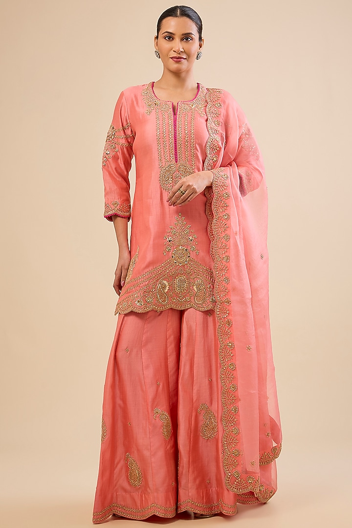 Coral Peach Spun Silk Mukaish Work Kurta Set by Surbhi Shah at Pernia's Pop Up Shop