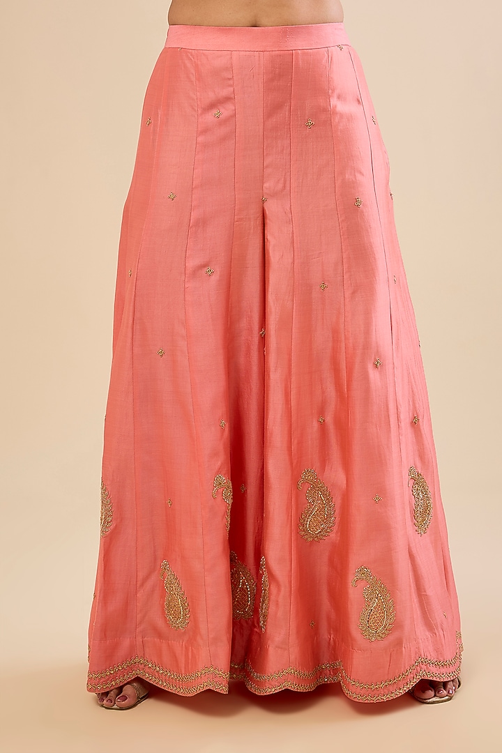 Coral Peach Spun Silk Mukaish Work Kurta Set by Surbhi Shah at Pernia's Pop Up Shop