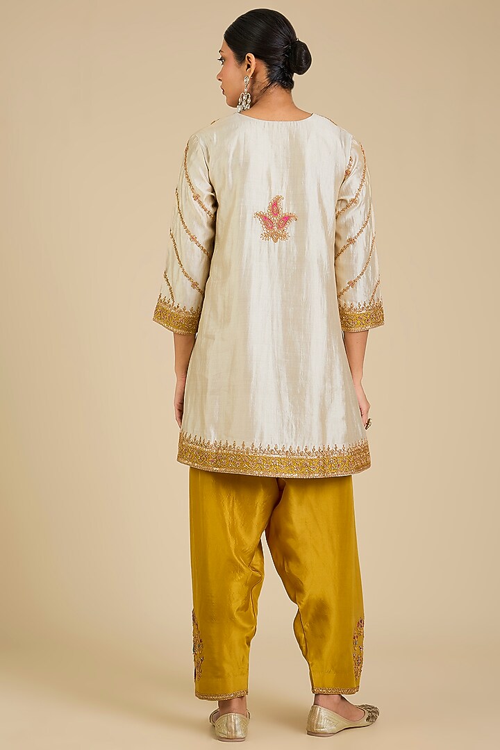 Pearl White Spun Silk Patch Work Kurta Set by SURBHI SHAH at Pernia's Pop Up Shop