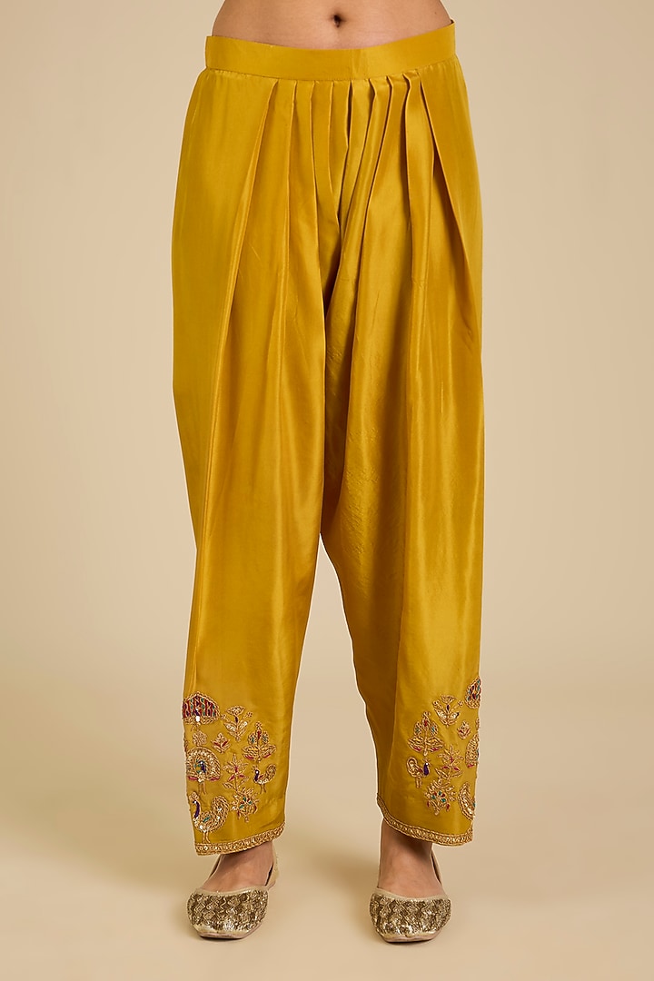 Pearl White Spun Silk Patch Work Kurta Set by SURBHI SHAH at Pernia's Pop Up Shop