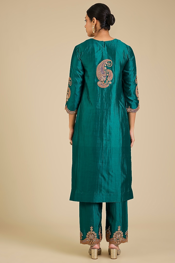 Emerald Green Spun Silk Marori Work Kurta Set by SURBHI SHAH at Pernia's Pop Up Shop