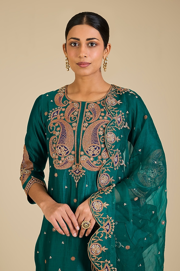 Emerald Green Spun Silk Marori Work Kurta Set by SURBHI SHAH at Pernia's Pop Up Shop