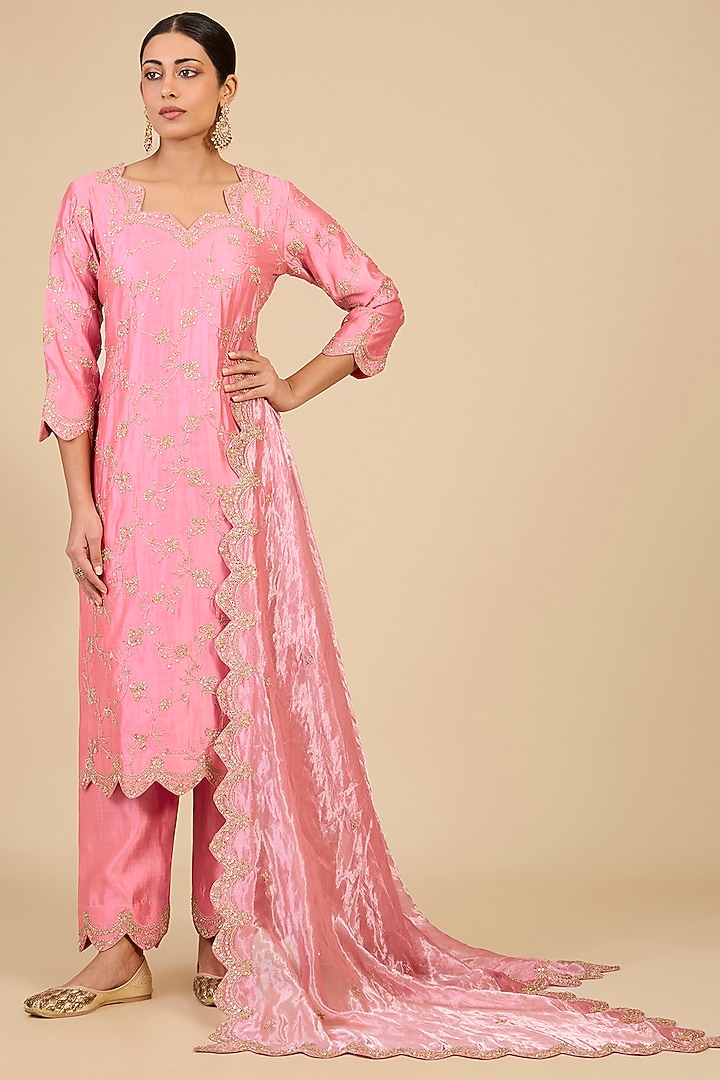 Raspberry Pink Spun Silk Marori Work Kurta Set by Surbhi Shah at Pernia's Pop Up Shop