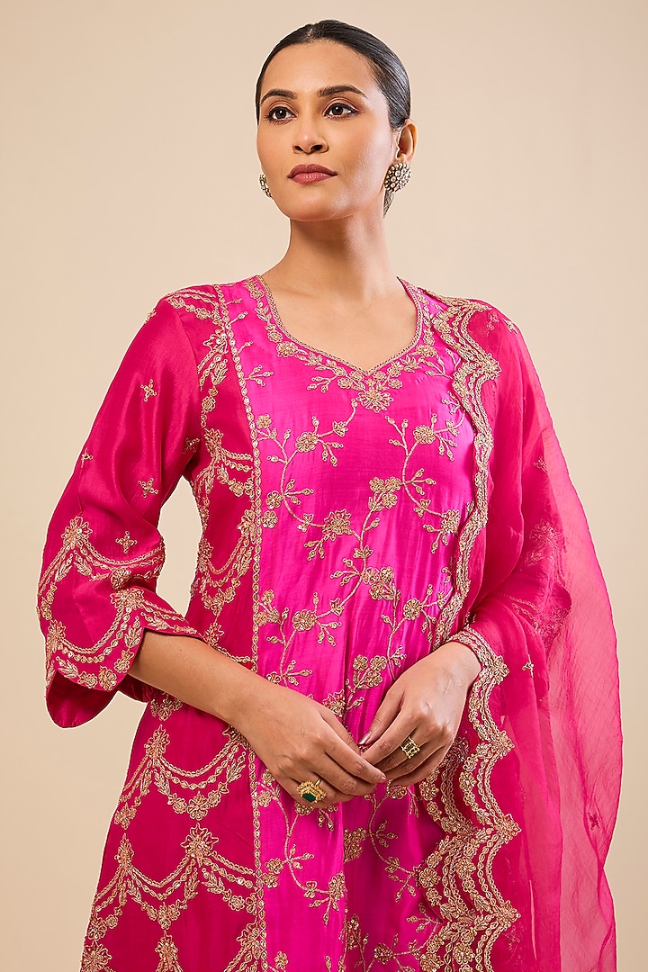 Hot Pink & Red Spun Silk Mukaish Work Kurta Set by Surbhi Shah at Pernia's Pop Up Shop