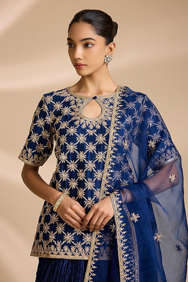 Navy Blue Spun Silk Mukaish Embroidered Kurta Set by Surbhi Shah at Pernia's Pop Up Shop