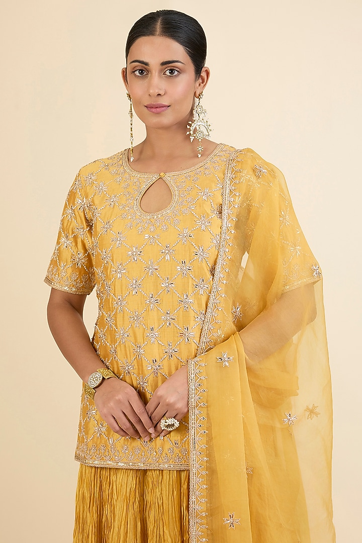 Pastel Mango Spun Silk Embrodiered Kurta Set by Surbhi Shah at Pernia's Pop Up Shop