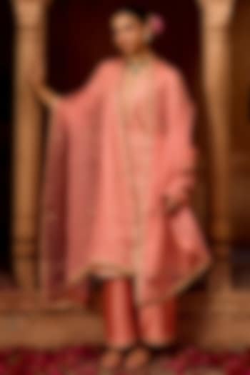 Coral Peach Spun Silk Mukesh Work Kurta Set by SURBHI SHAH at Pernia's Pop Up Shop