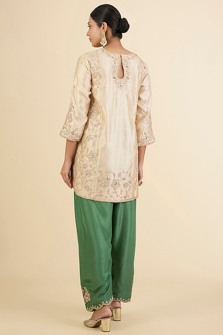 Champagne Spun Silk Embroidered Kurta Set by Surbhi Shah at Pernia's Pop Up Shop