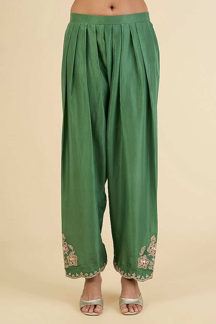 Champagne Spun Silk Embroidered Kurta Set by Surbhi Shah at Pernia's Pop Up Shop