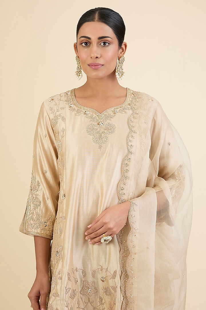 Champagne Spun Silk Embroidered Kurta Set by Surbhi Shah at Pernia's Pop Up Shop