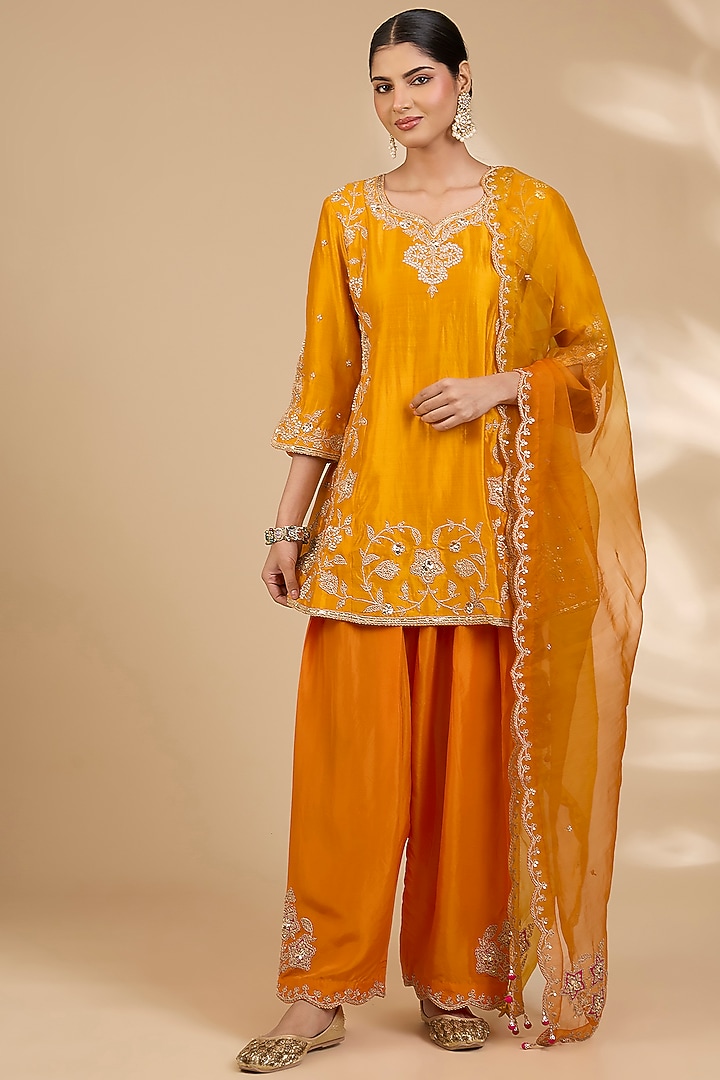 Mango Yellow Spun Silk Mukaish Work Kurta Set by SURBHI SHAH at Pernia's Pop Up Shop