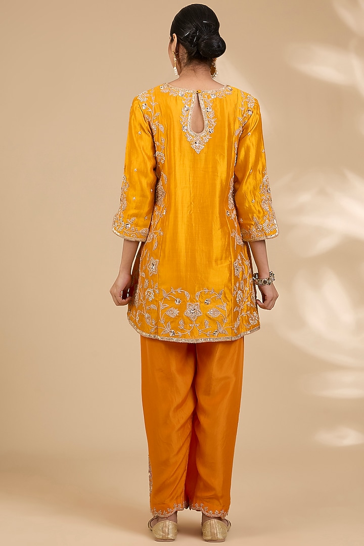 Mango Yellow Spun Silk Mukaish Work Kurta Set by SURBHI SHAH at Pernia's Pop Up Shop