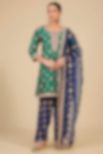Emerald Green Spun Silk Marori Work Kurta Set by Surbhi Shah at Pernia's Pop Up Shop