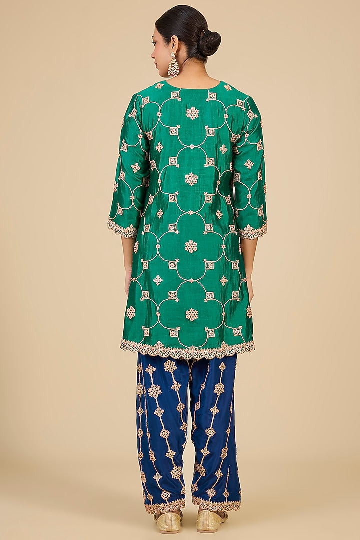 Emerald Green Spun Silk Marori Work Kurta Set by Surbhi Shah at Pernia's Pop Up Shop