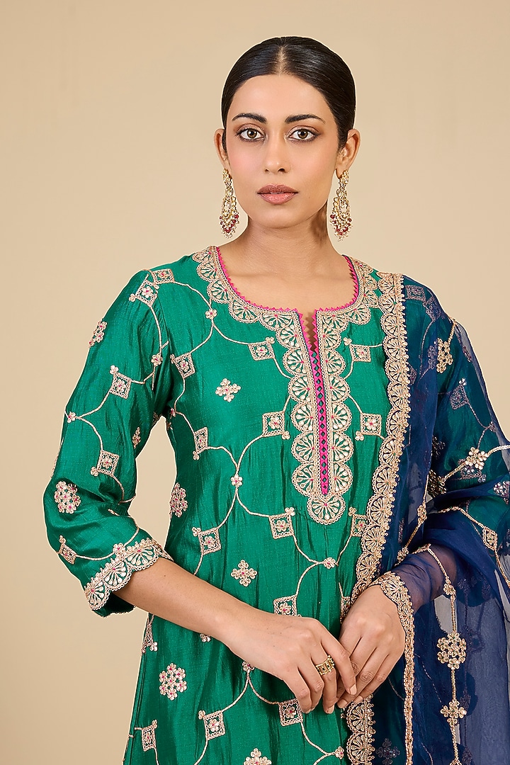Emerald Green Spun Silk Marori Work Kurta Set by Surbhi Shah at Pernia's Pop Up Shop