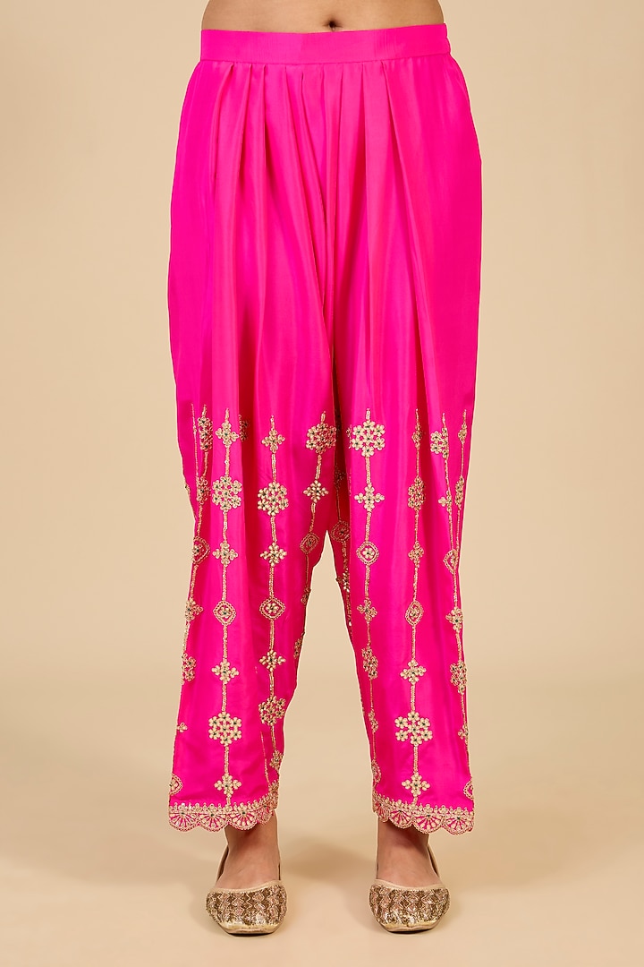 Coral Peach Marori Embroidered Kurta Set by SURBHI SHAH at Pernia's Pop Up Shop