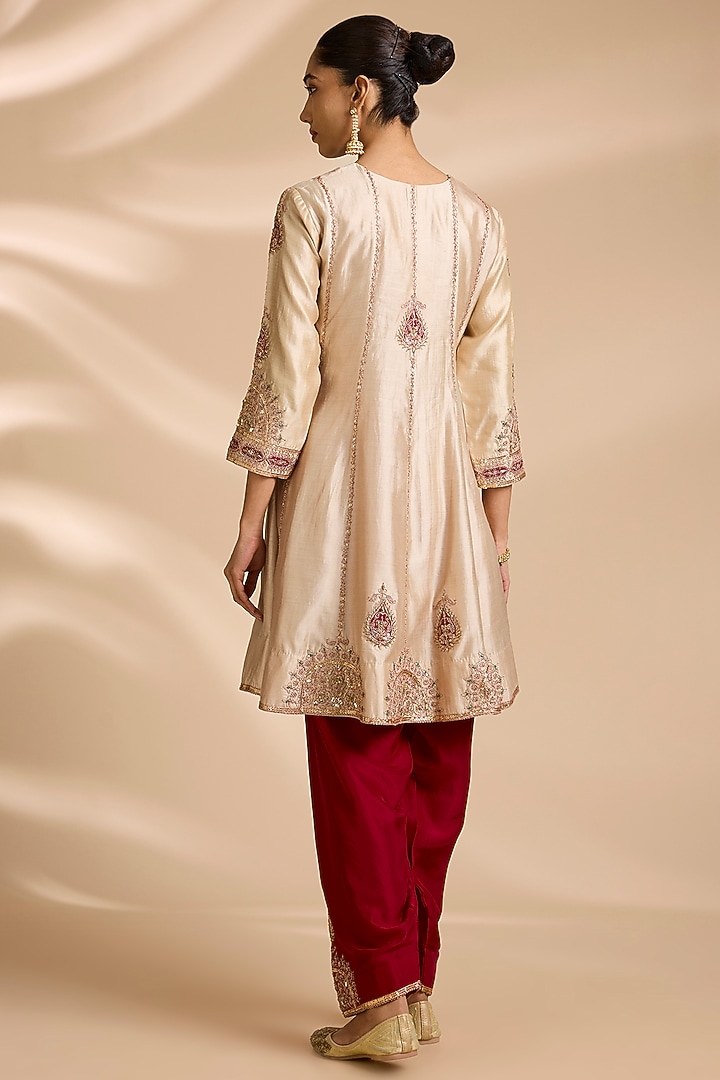 Champagne Spun Silk Mukaish Embroidered Kurta Set by Surbhi Shah at Pernia's Pop Up Shop