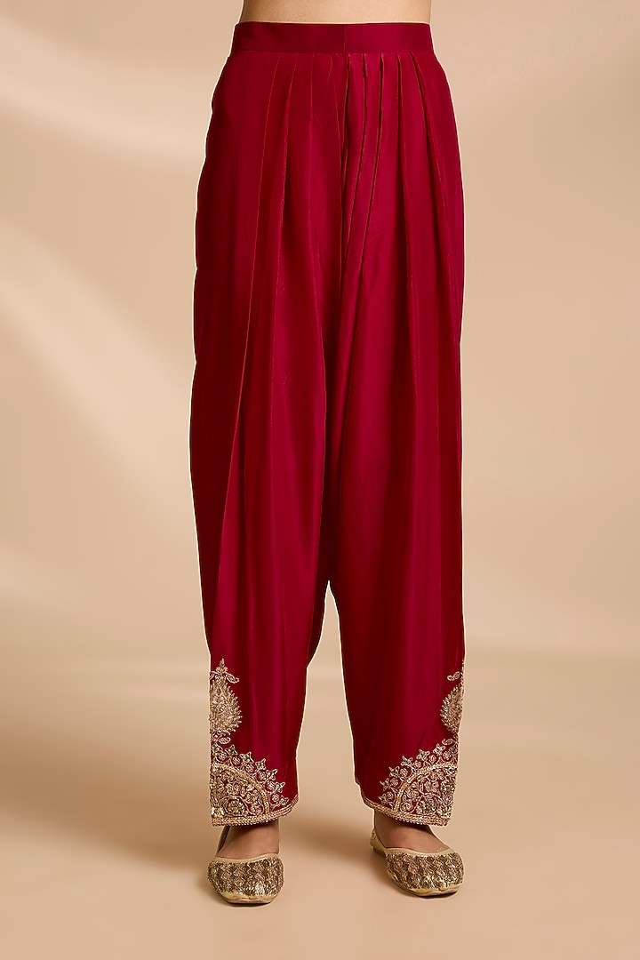 Champagne Spun Silk Mukaish Embroidered Kurta Set by Surbhi Shah at Pernia's Pop Up Shop