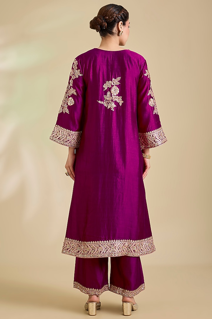 Berry Magenta Spun Silk Aari Embroidered Kurta Set by SURBHI SHAH at Pernia's Pop Up Shop