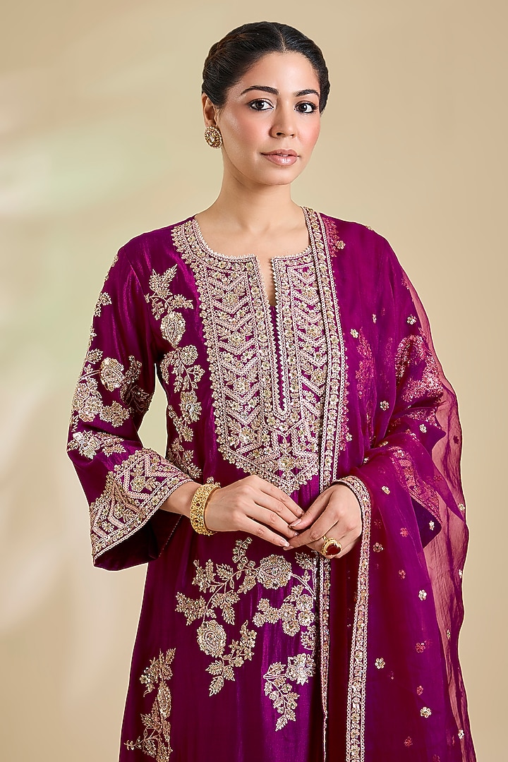 Berry Magenta Spun Silk Aari Embroidered Kurta Set by SURBHI SHAH at Pernia's Pop Up Shop