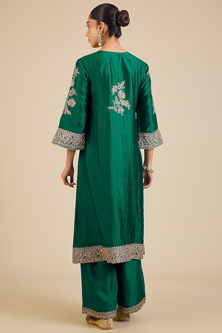 Emerald Green Spun Silk Aari & Zardosi Embroidered Kurta Set by Surbhi Shah at Pernia's Pop Up Shop